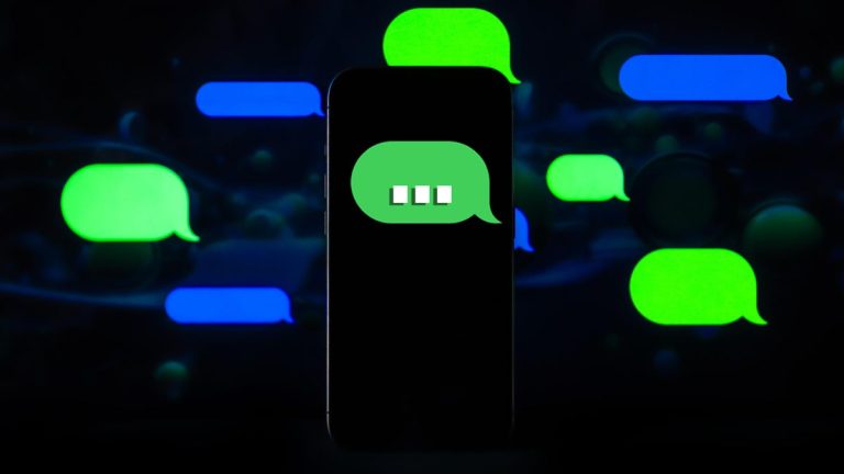 How to leave group cats on iPhone or Android phones