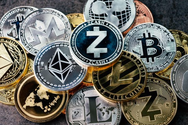 Trumpcoins, growth, regulatory battles defined the crypto this week