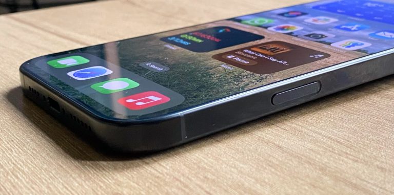 iOS 18.2 camera bug haunts iPhone users