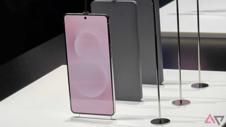 The Galaxy S25 edge is slim, but its battery and its loading speed too