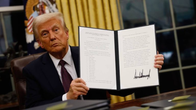 Trump signs a crypto decree: what investors should know