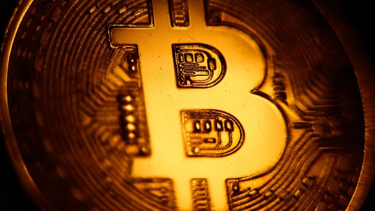 Bull Crypto Chartered Standart still sees Bitcoin hit $ 500,000