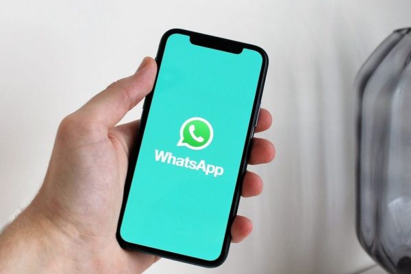 WhatsApp for iOS would have developed the ability to share music on status updates via Spotify