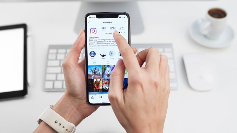 META prohibits Apple’s AIA tools from its applications, triggering a new technological war