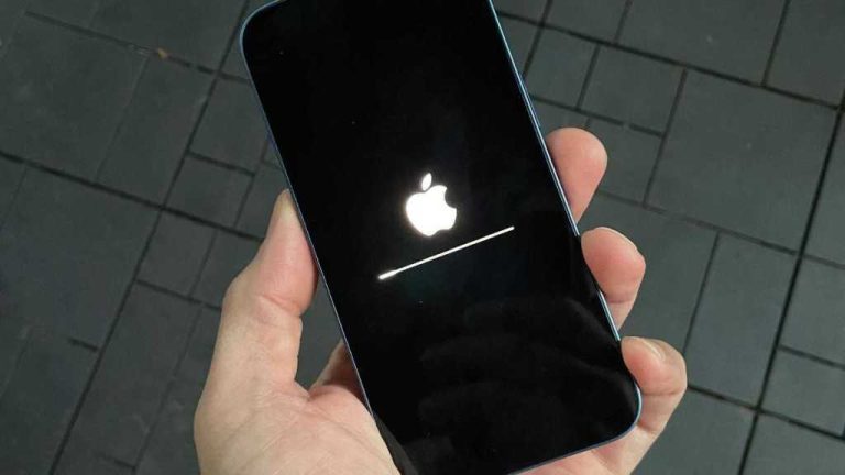 Forget iOS 18.4, your older iPhones and Mac also need an update this weekend