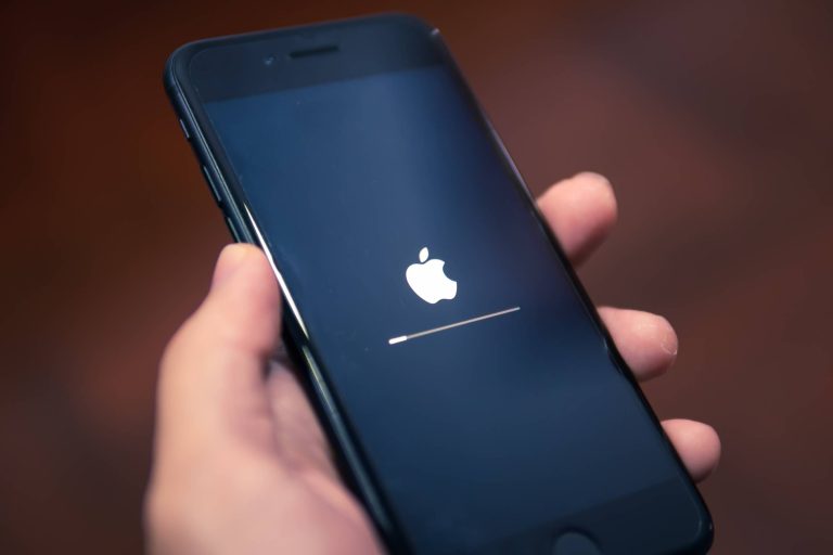 The update of iOS 18.4.1 could brick your iPhone