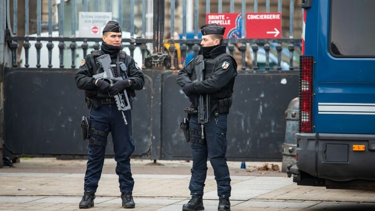 The French Minister means measures to protect professionals from the cryptography after the abductions