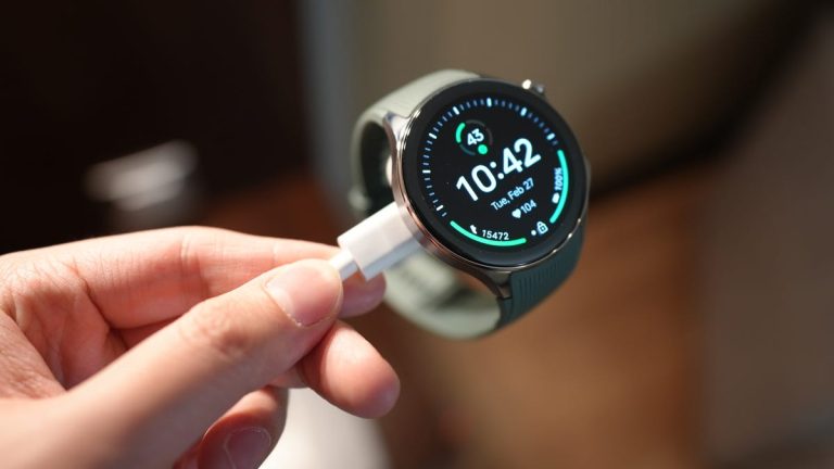 This Android smartwatch published last year still goes beyond competition – and it is on sale