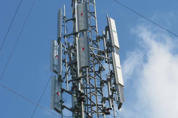 Android 16 can warn you if a false cell tower tries to spy on you