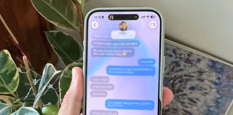 How to define a personalized wallpaper in Imessage Chats on iOS 26
